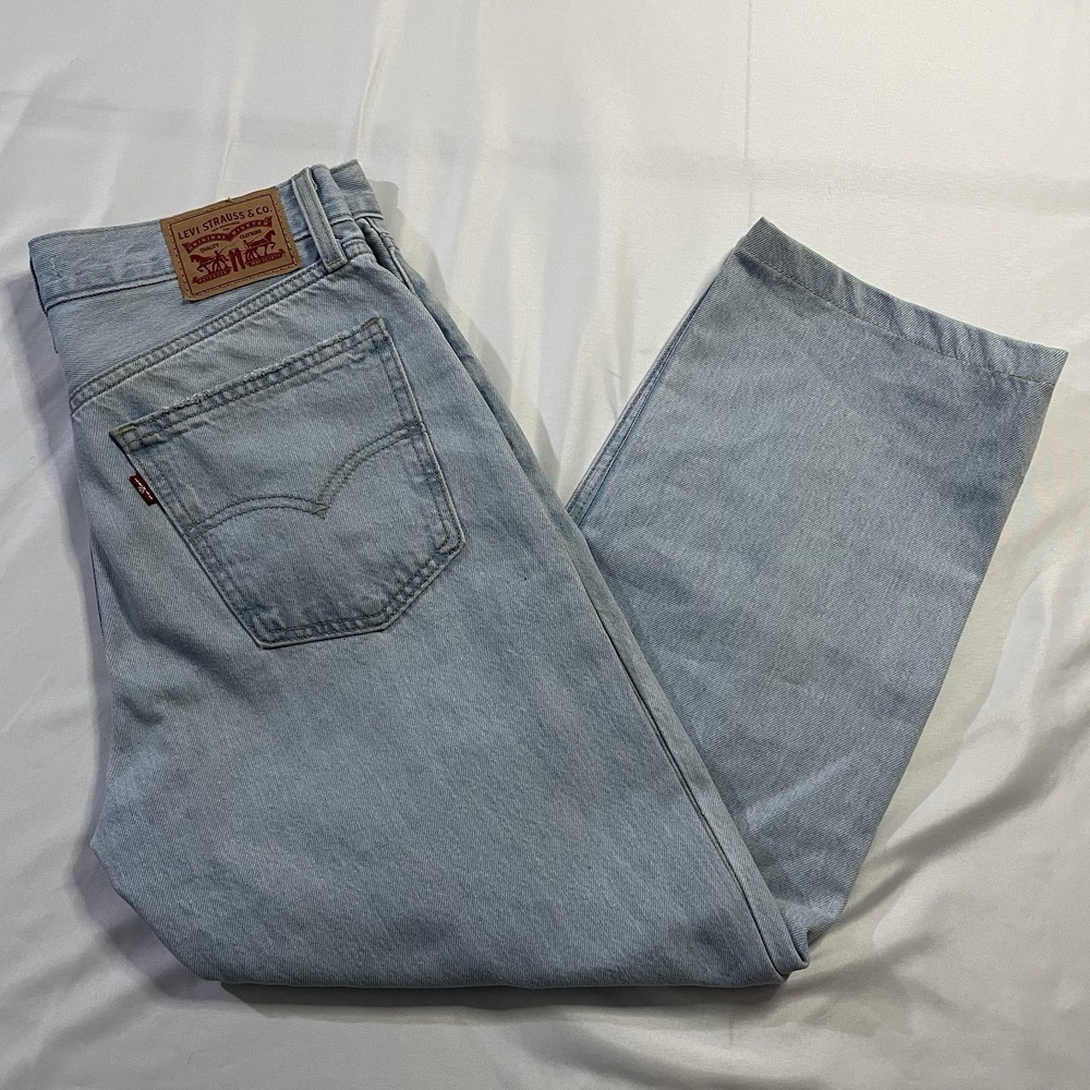 Levi's Women's Low Pro Straight Leg Jeans Size 27 Light Wash Denim W30.5 L25